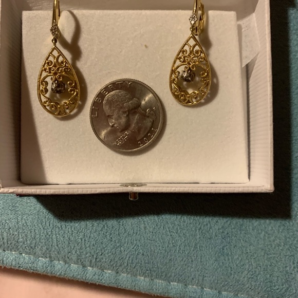 14k Filigree Dancing Diamond earrings Leverbacks - Picture 4 of 5